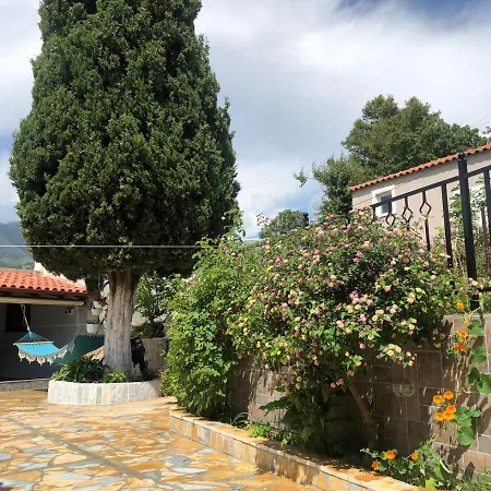 Daire Kiparissi Himarë