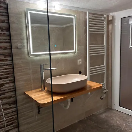 Appartement Kiparissi Himare